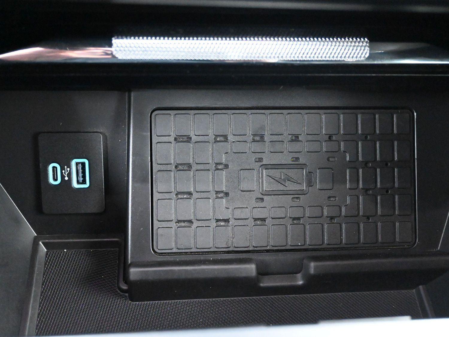 Used 2023 Star White Metallic Tri-Coat Ford Tremor image 35