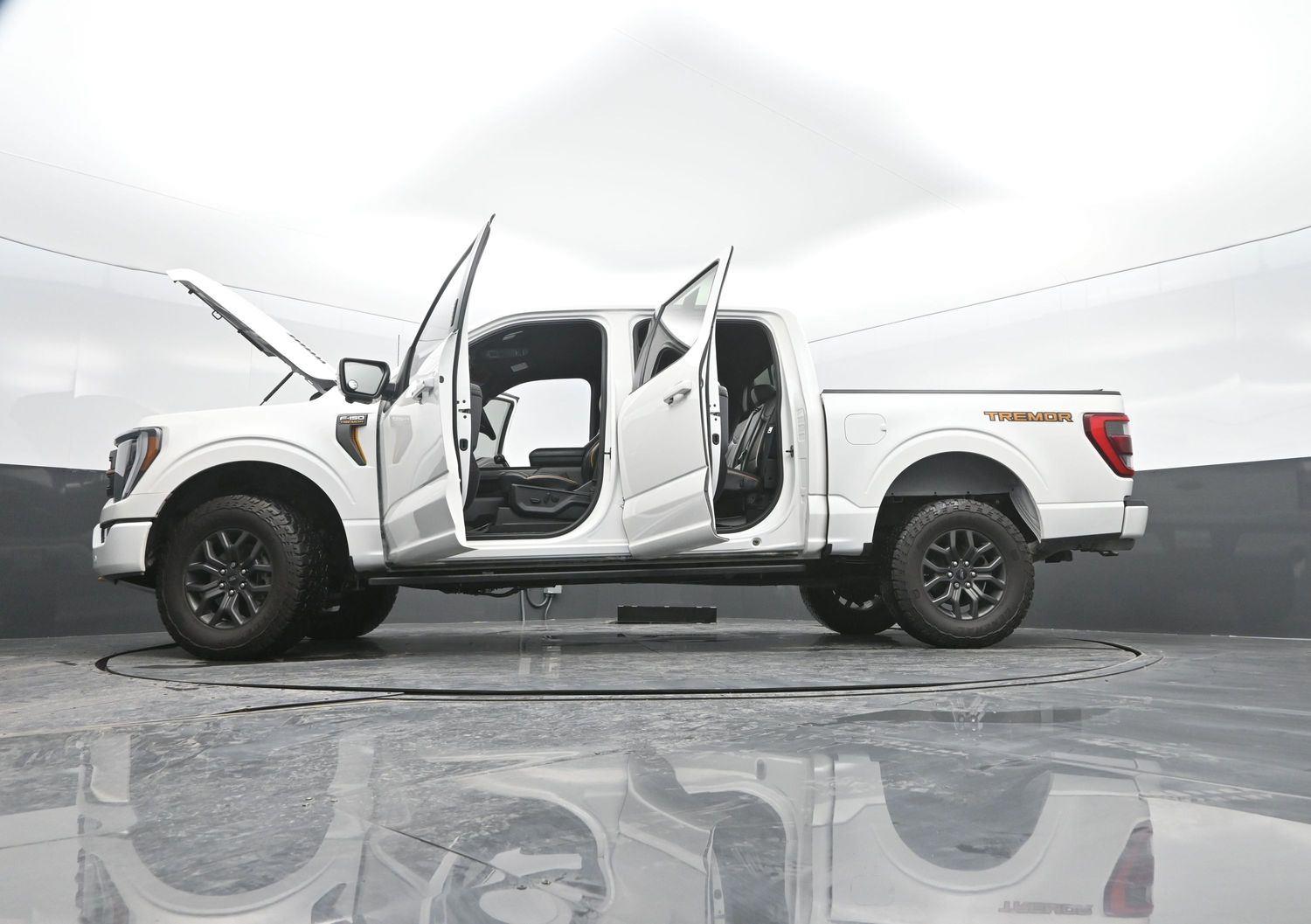 Used 2023 Star White Metallic Tri-Coat Ford Tremor image 57