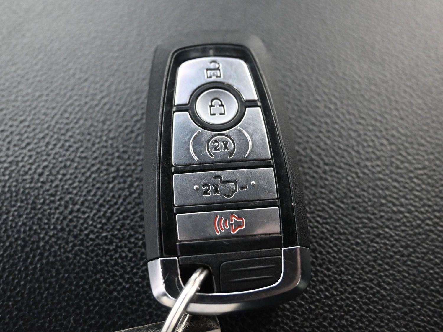 Used 2023 Star White Metallic Tri-Coat Ford Tremor image 39