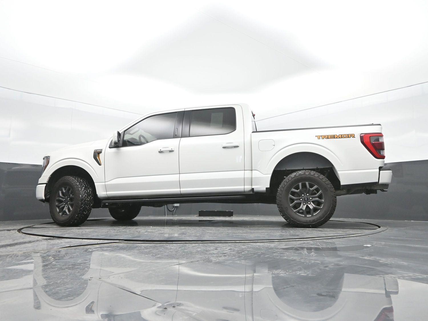 Used 2023 Star White Metallic Tri-Coat Ford Tremor image 40