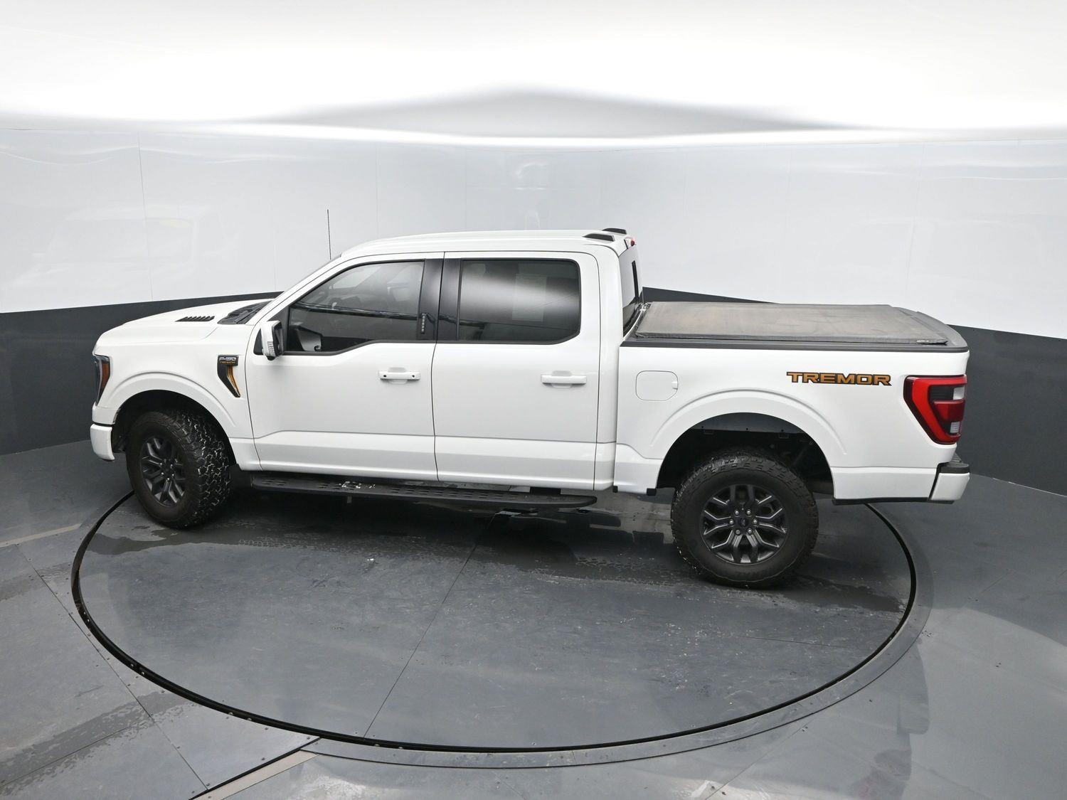 Used 2023 Star White Metallic Tri-Coat Ford Tremor image 44