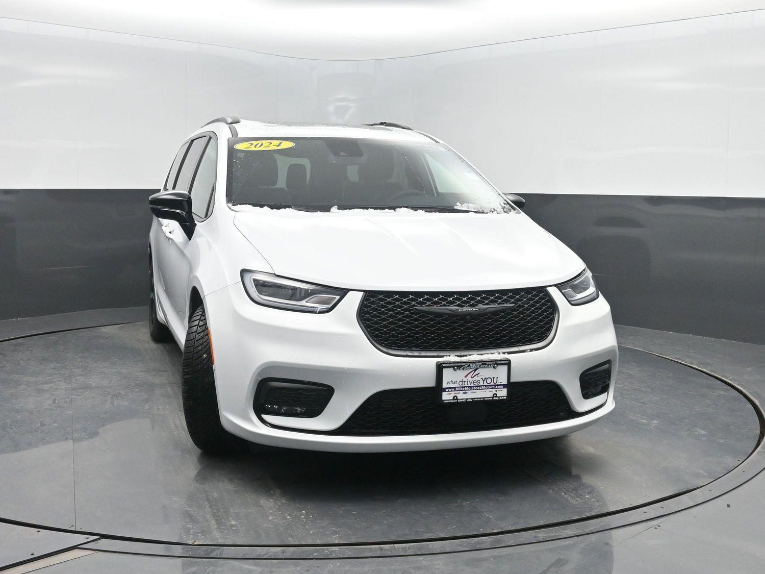 Used 2024 Bright White Clearcoat Chrysler Hybrid Premium S Appearance Pkg image 46