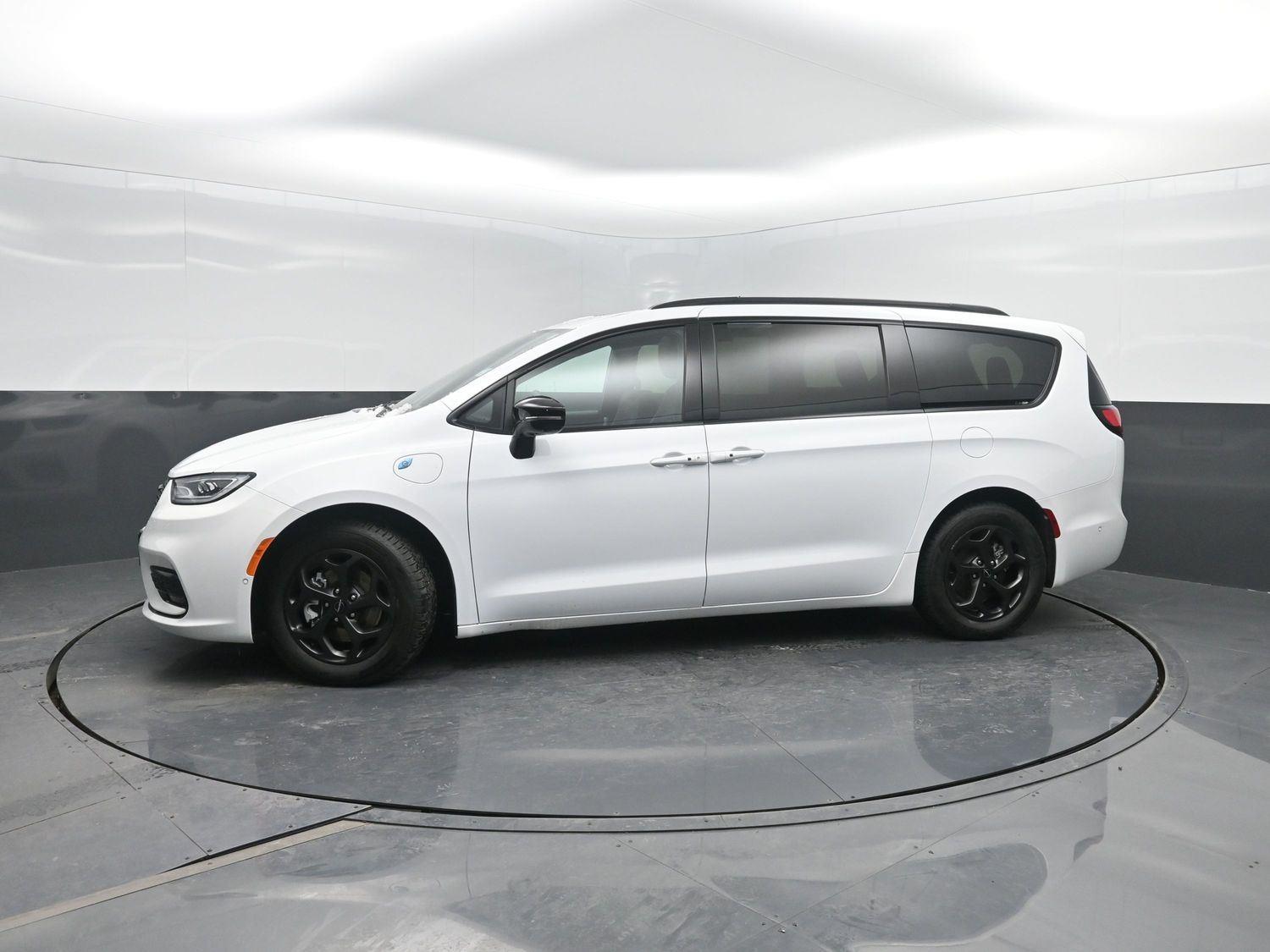 2024 Chrysler Pacifica Hybrid Premium S Appearance FWD