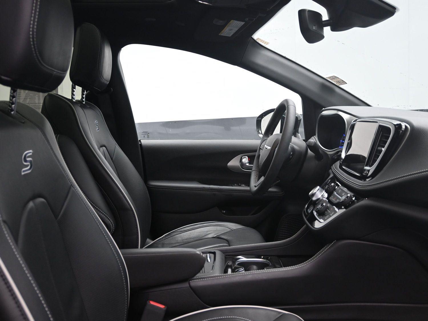 Used 2024 Bright White Clearcoat Chrysler Hybrid Premium S Appearance Pkg image 10