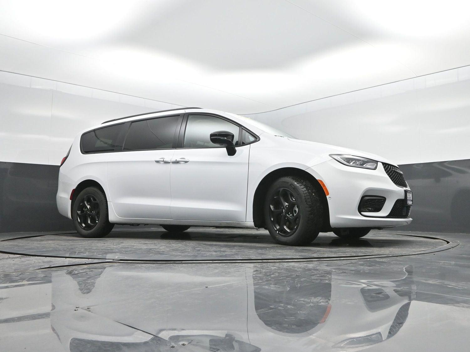 Used 2024 Bright White Clearcoat Chrysler Hybrid Premium S Appearance Pkg image 39