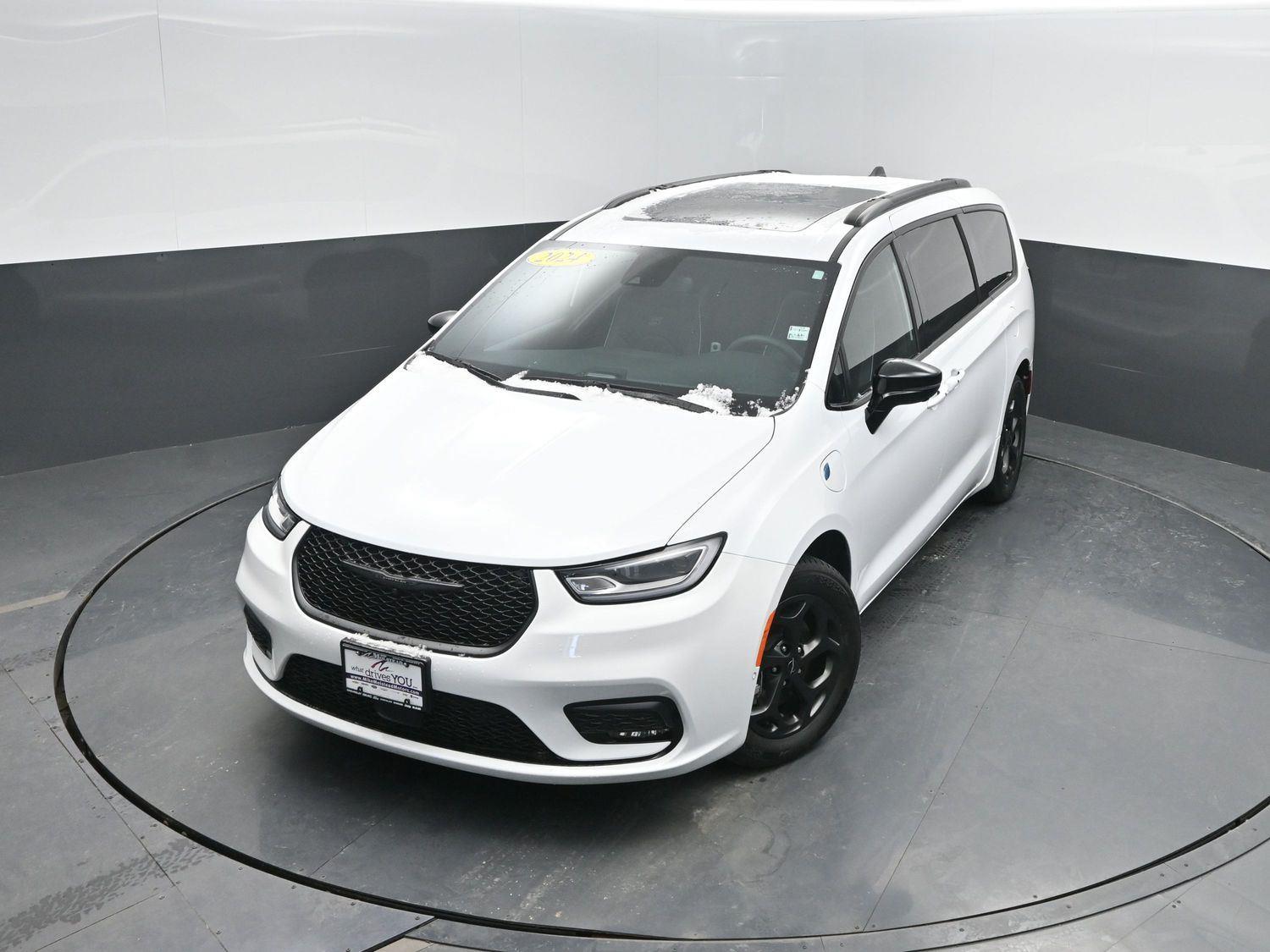 Used 2024 Bright White Clearcoat Chrysler Hybrid Premium S Appearance Pkg image 40