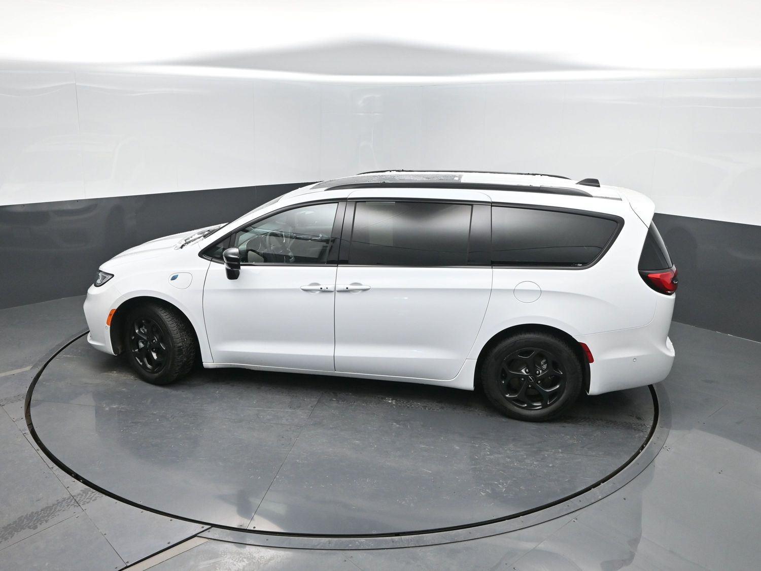 Used 2024 Bright White Clearcoat Chrysler Hybrid Premium S Appearance Pkg image 41