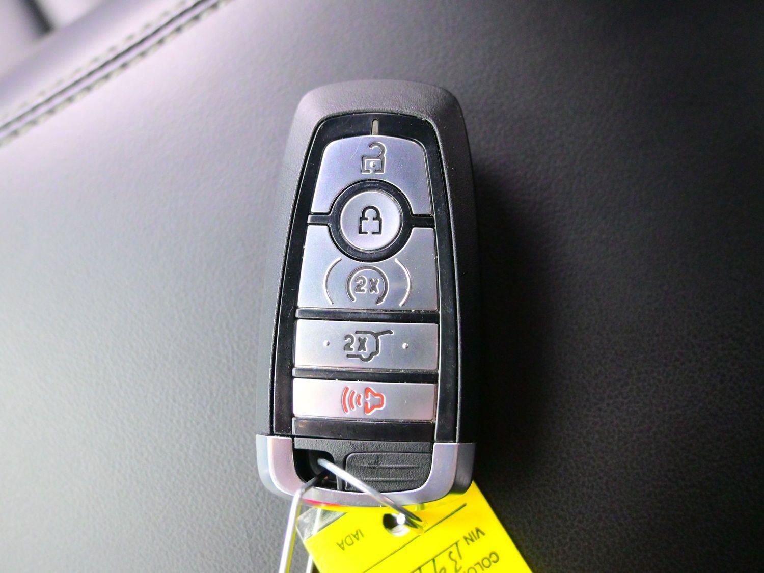 Used 2021 Rapid Red Metallic Tinted Clearcoat Ford XLT image 31