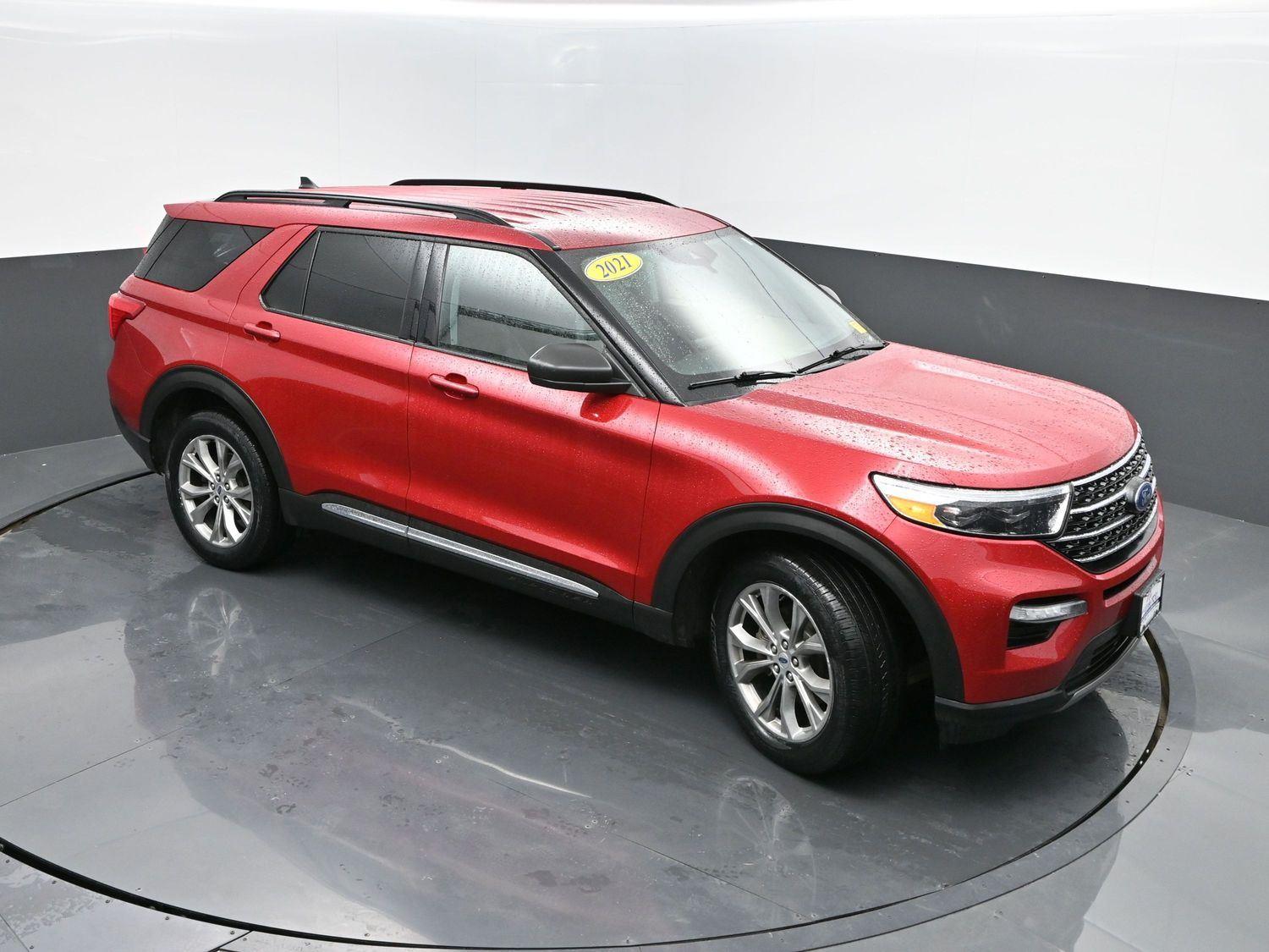 Used 2021 Rapid Red Metallic Tinted Clearcoat Ford XLT image 38