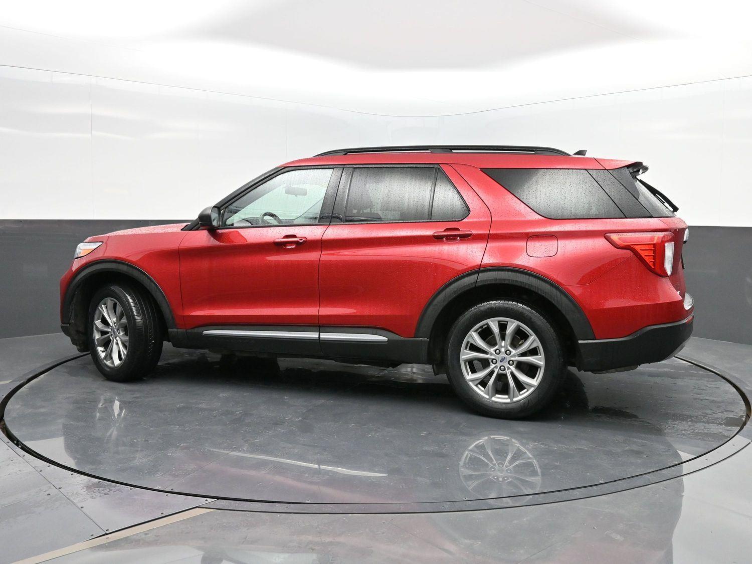 Used 2021 Rapid Red Metallic Tinted Clearcoat Ford XLT image 39