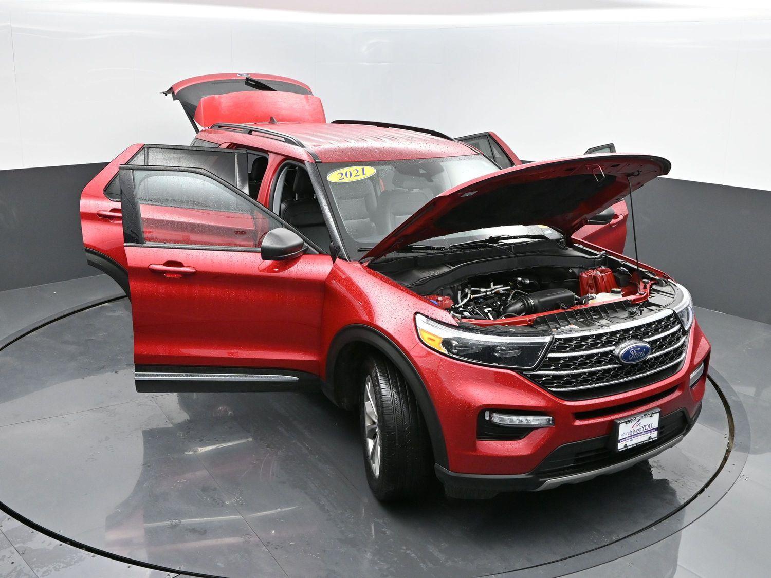 Used 2021 Rapid Red Metallic Tinted Clearcoat Ford XLT image 45