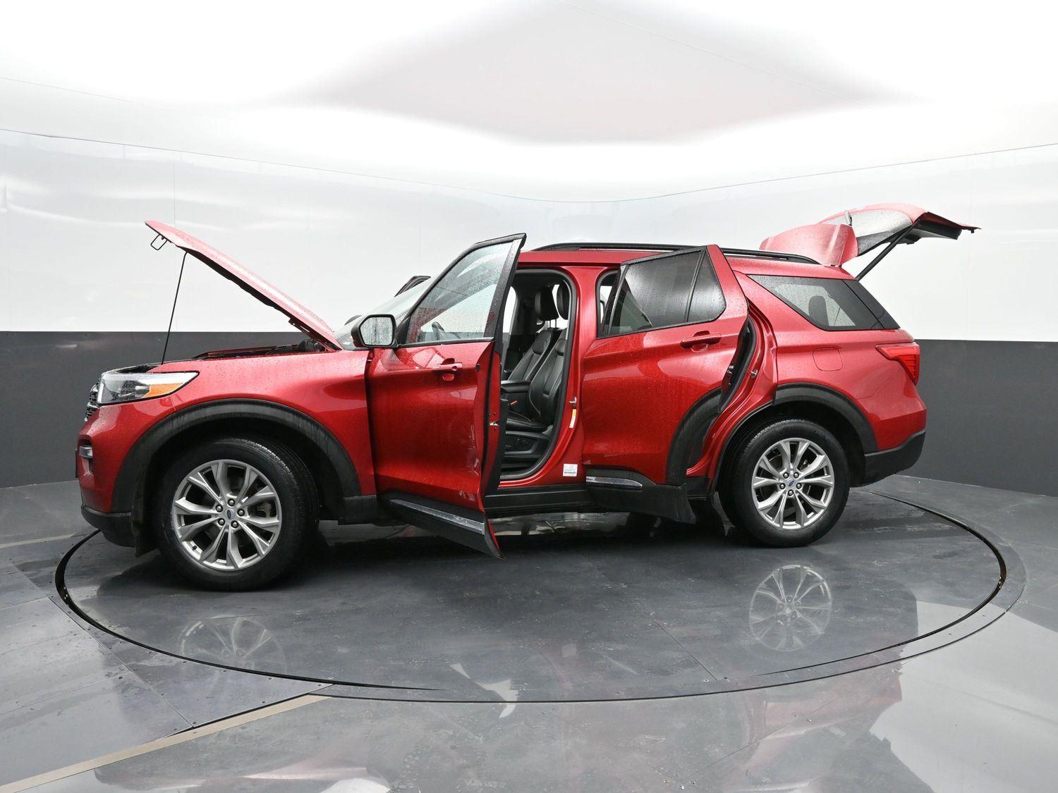 Used 2021 Rapid Red Metallic Tinted Clearcoat Ford XLT image 48