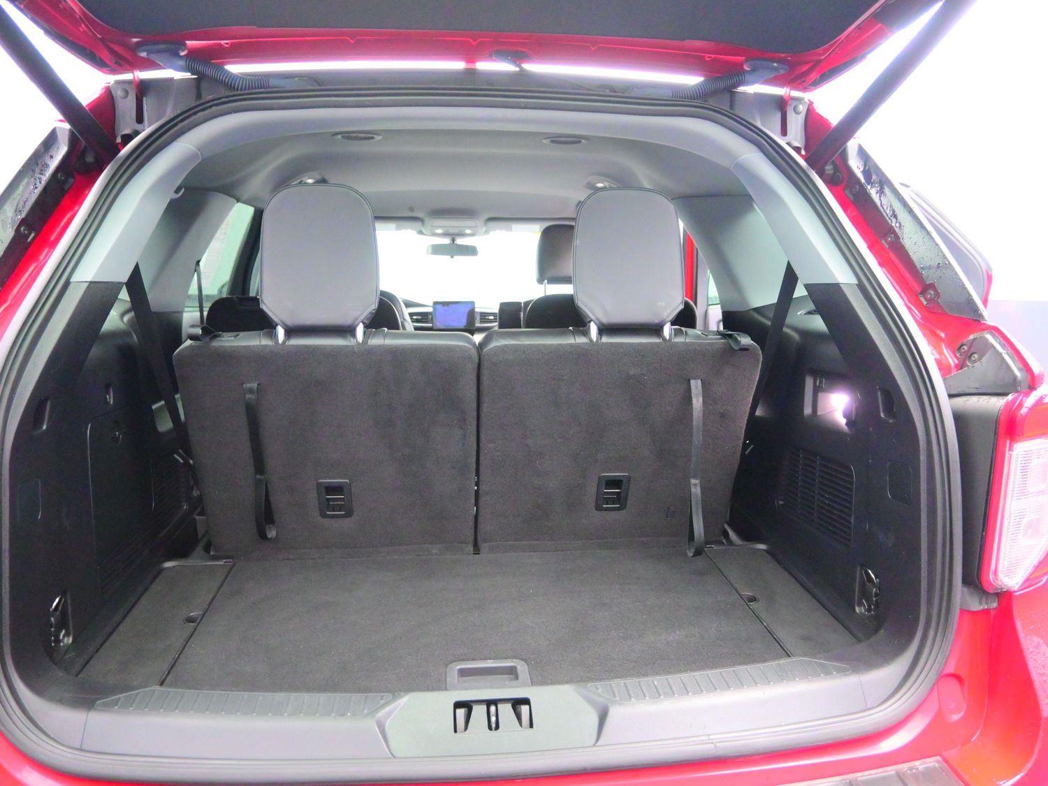 Used 2021 Rapid Red Metallic Tinted Clearcoat Ford XLT image 13