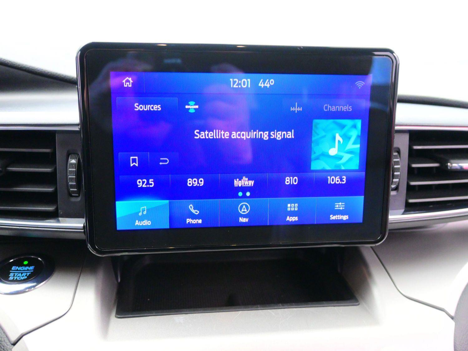 Used 2021 Rapid Red Metallic Tinted Clearcoat Ford XLT image 26