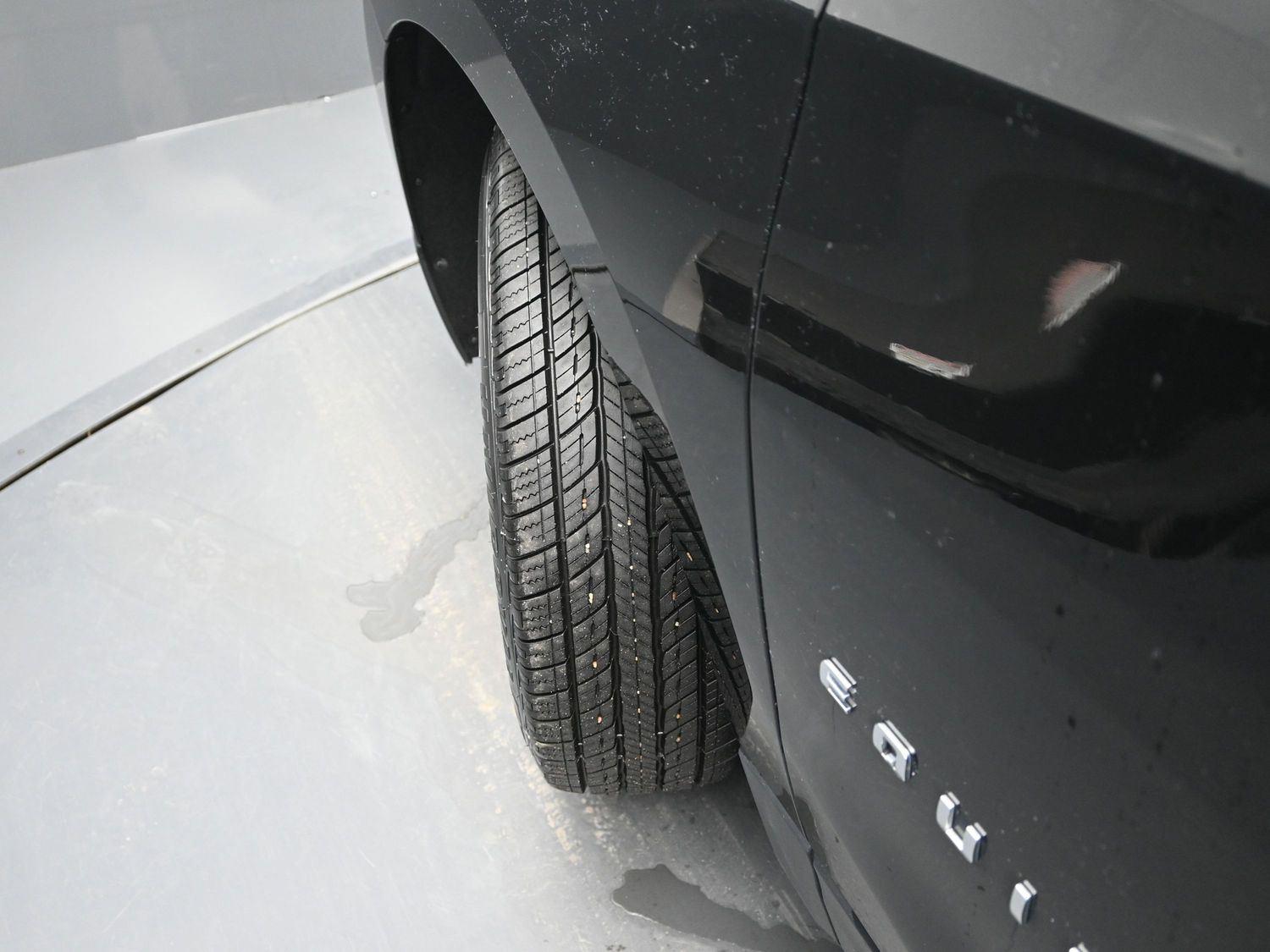 Used 2021 Mosaic Black Metallic Chevrolet LT image 5