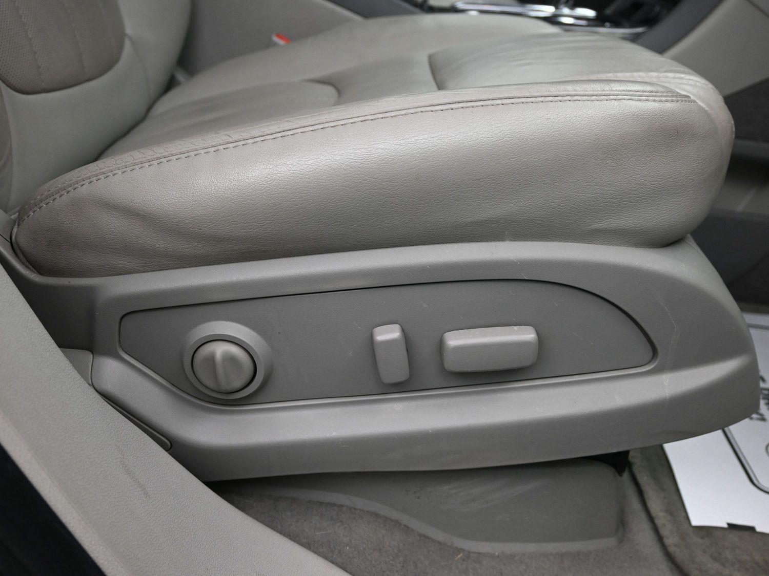 Used 2016 Midnight Amethyst Metallic Buick Leather image 11