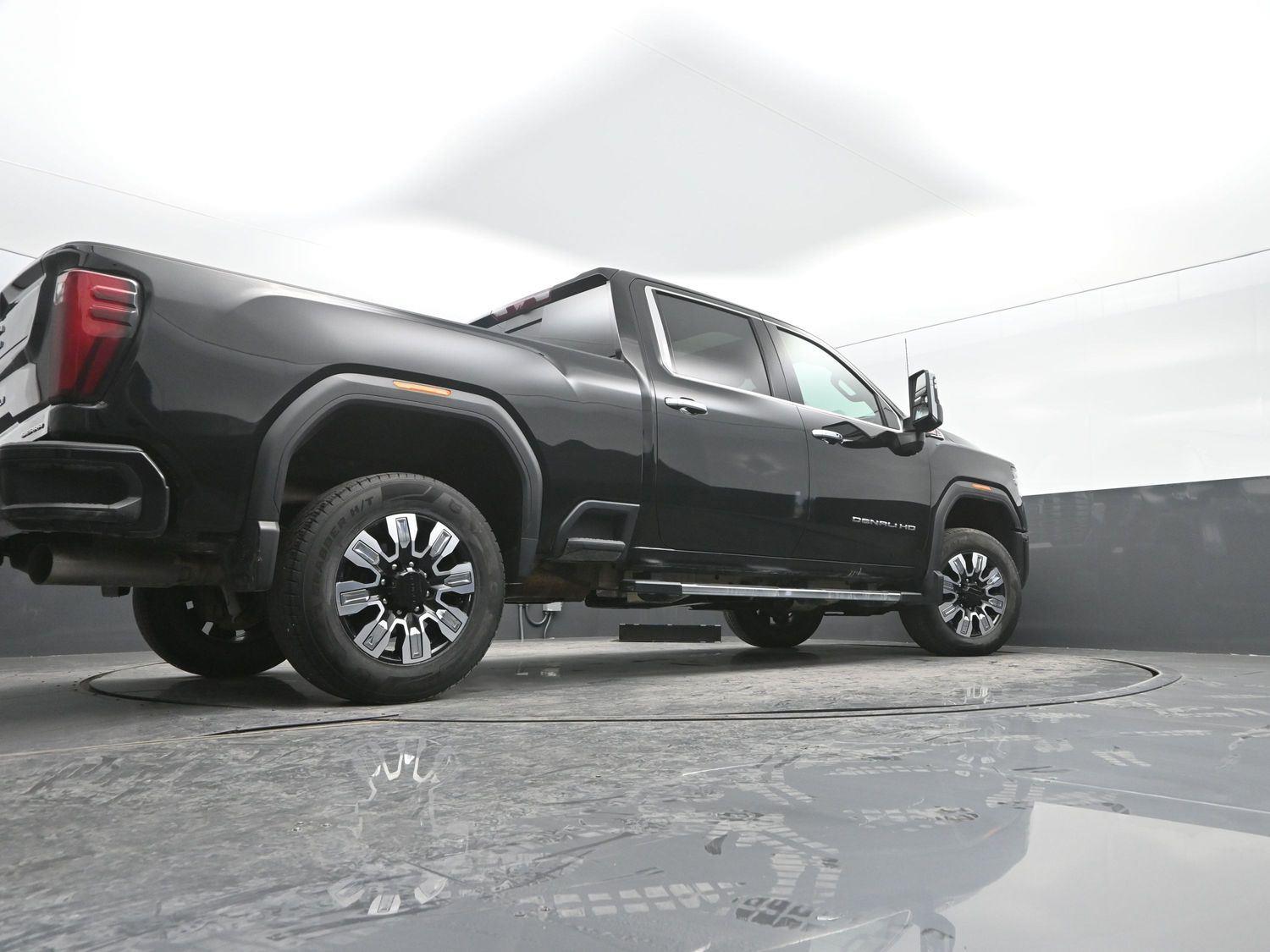 Used 2024 Onyx Black GMC Denali image 41