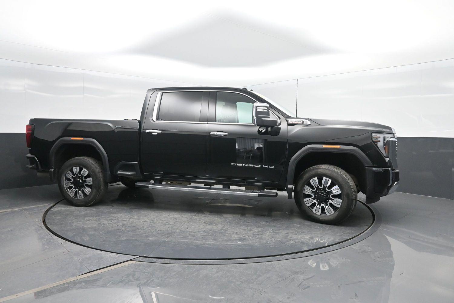 Used 2024 Onyx Black GMC Denali image 3