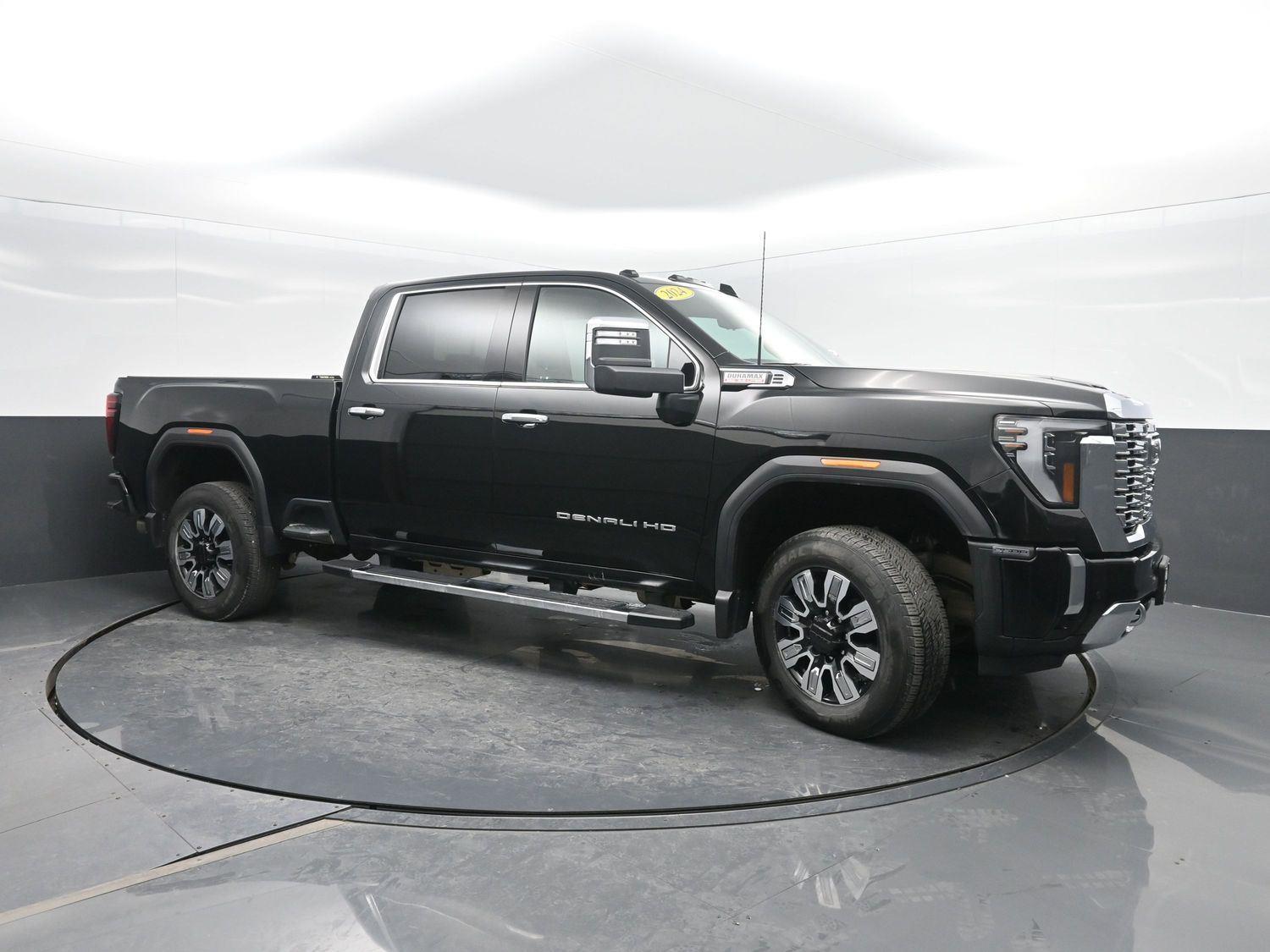 Used 2024 Onyx Black GMC Denali image 4