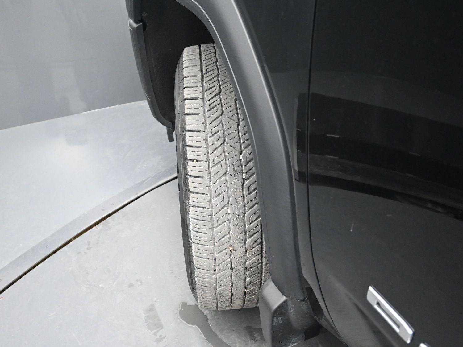 Used 2024 Onyx Black GMC Denali image 5