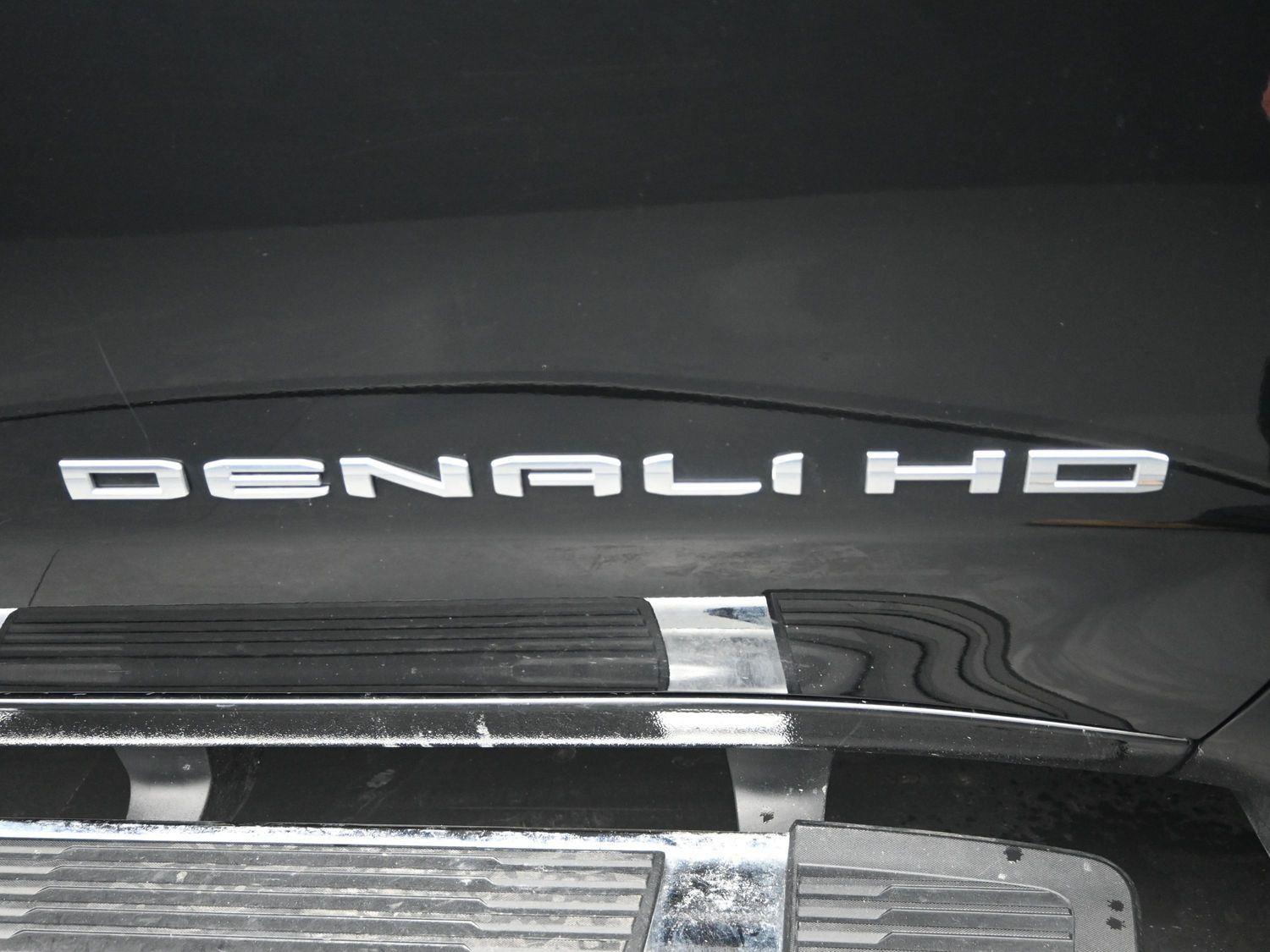 Used 2024 Onyx Black GMC Denali image 7