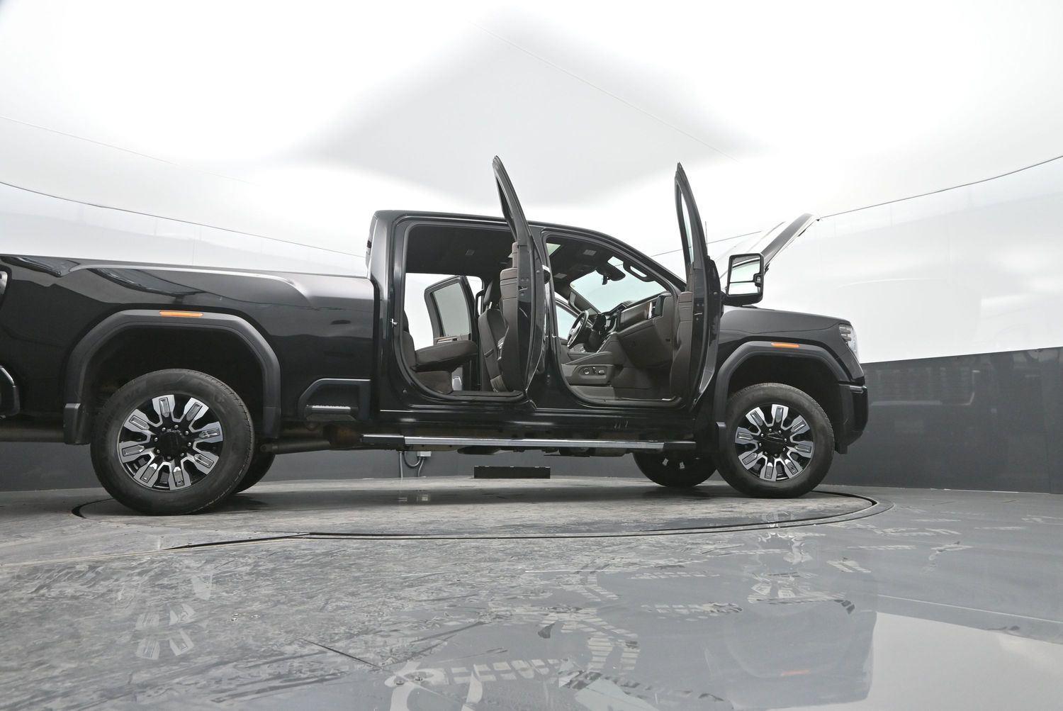 Used 2024 Onyx Black GMC Denali image 58