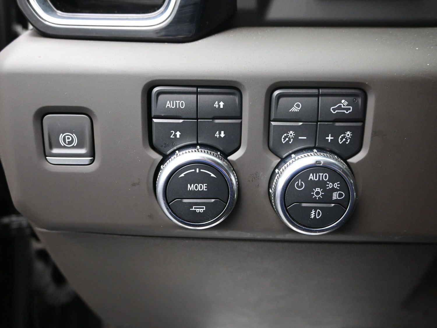 Used 2024 Onyx Black GMC Denali image 27