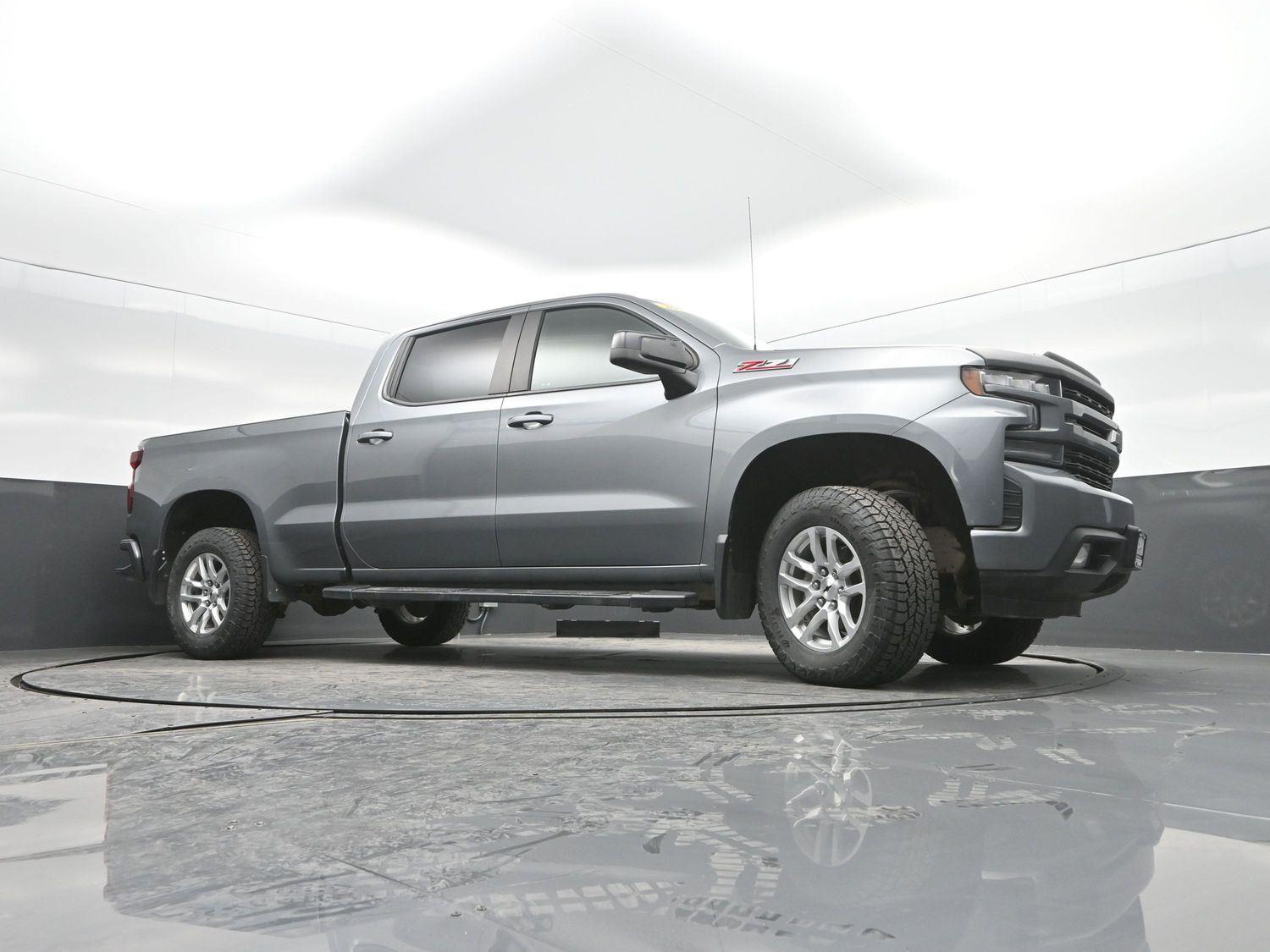 Used 2021 Satin Steel Metallic Chevrolet RST image 34