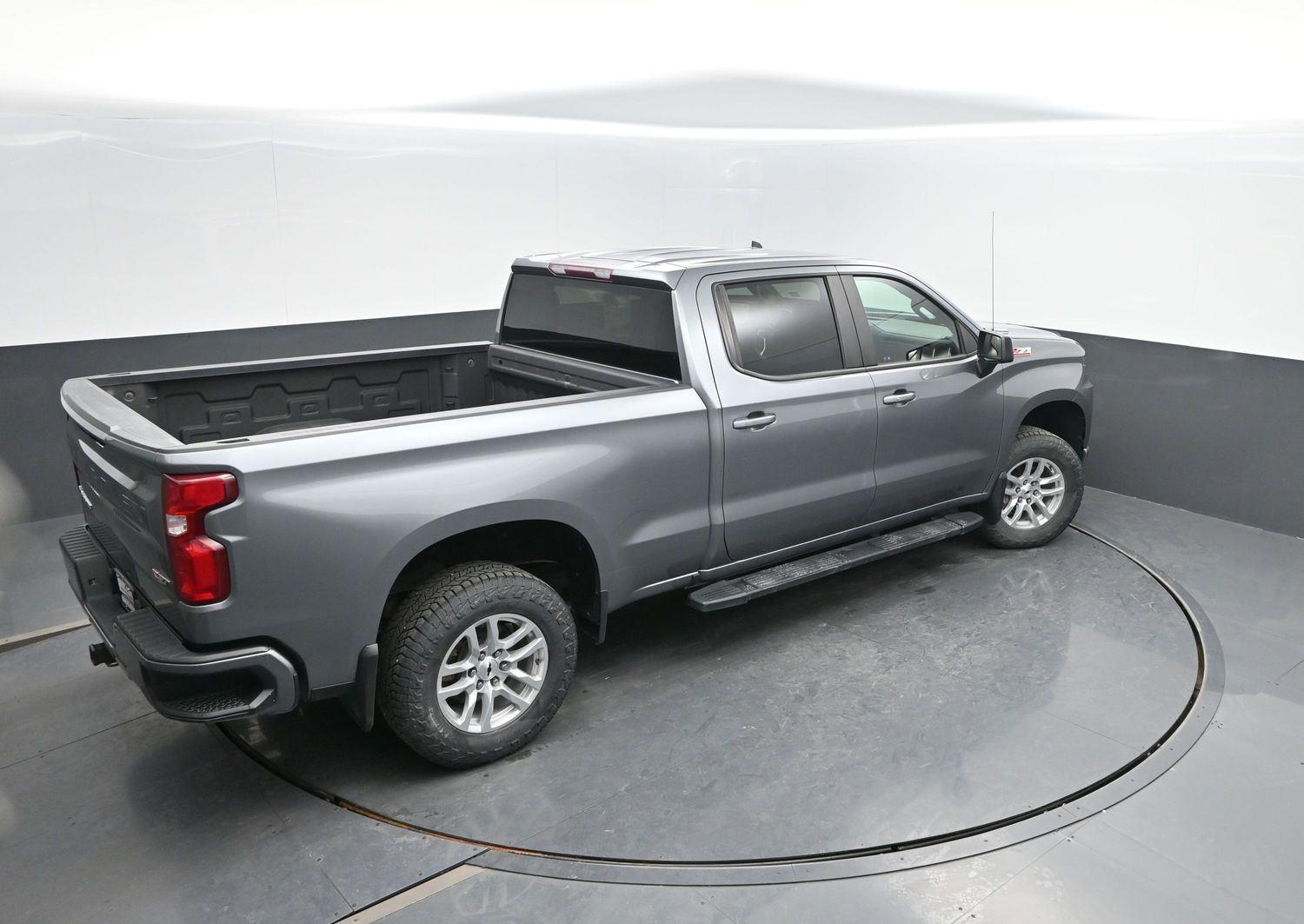 Used 2021 Satin Steel Metallic Chevrolet RST image 37