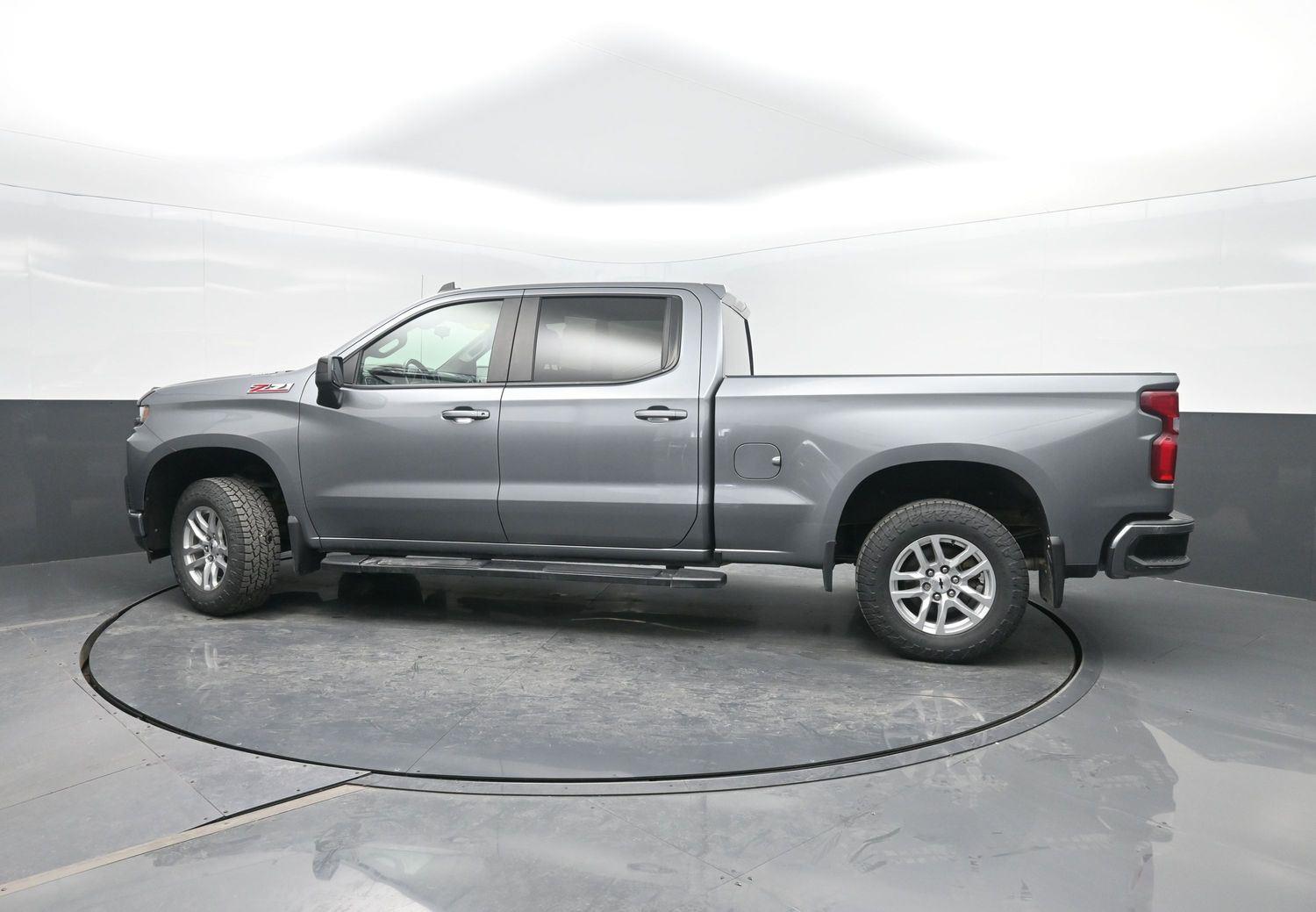 Used 2021 Satin Steel Metallic Chevrolet RST image 39