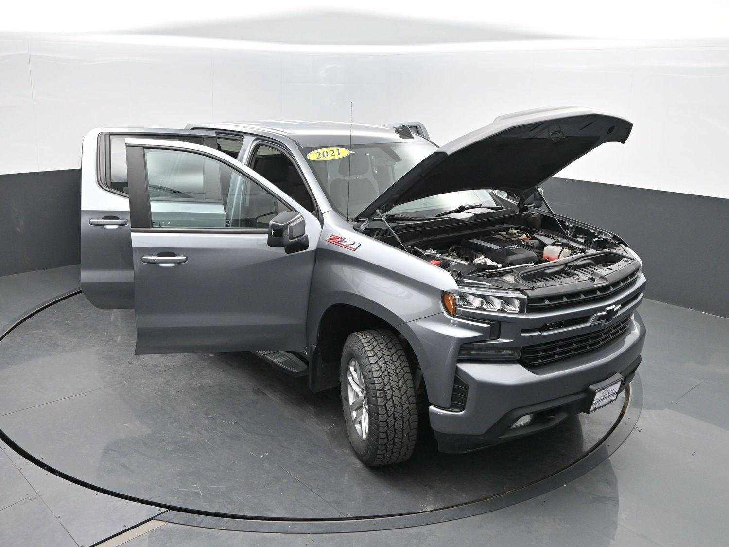 Used 2021 Satin Steel Metallic Chevrolet RST image 44