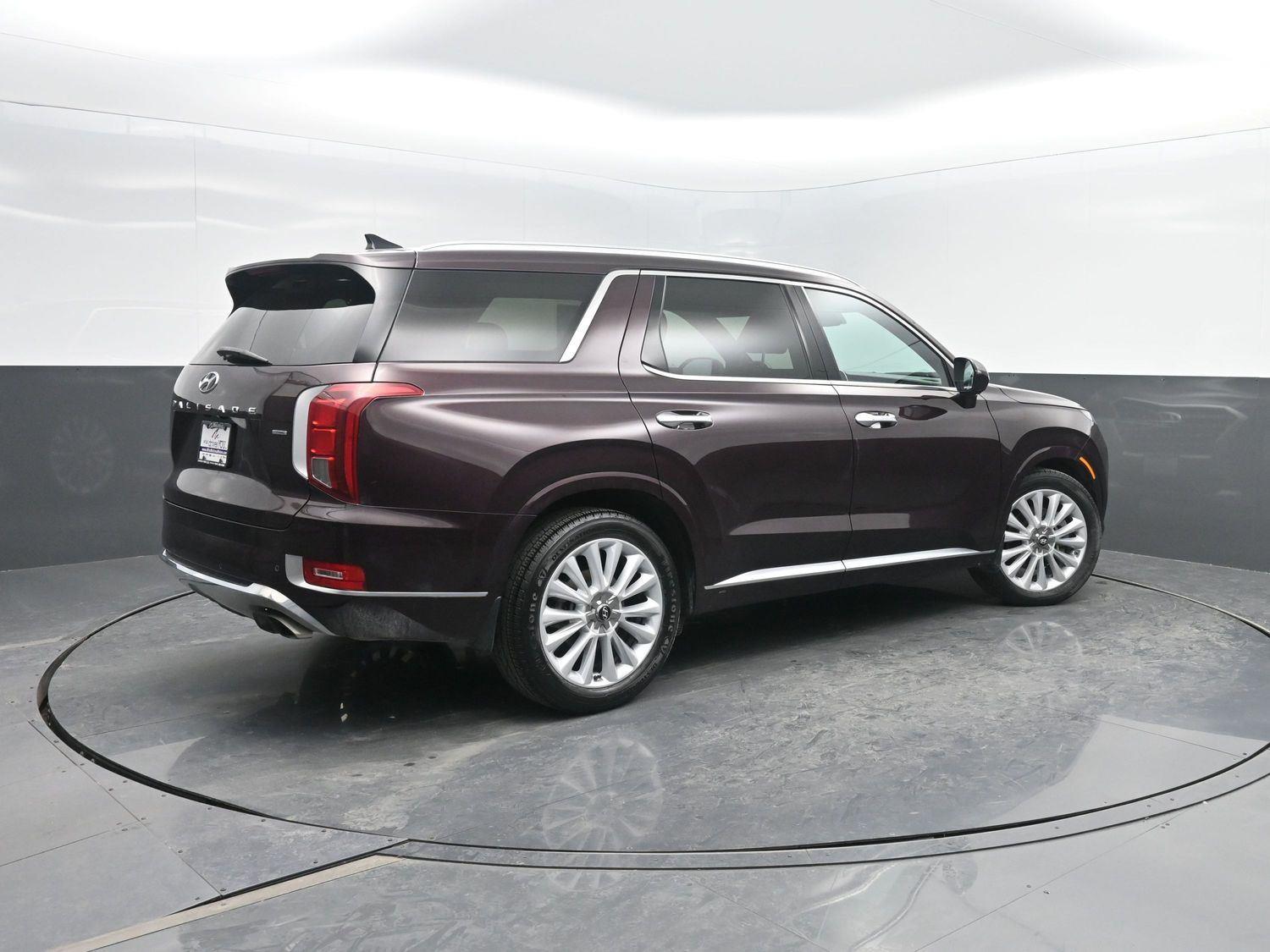 Used 2020 Sierra Burgundy Hyundai Limited image 2