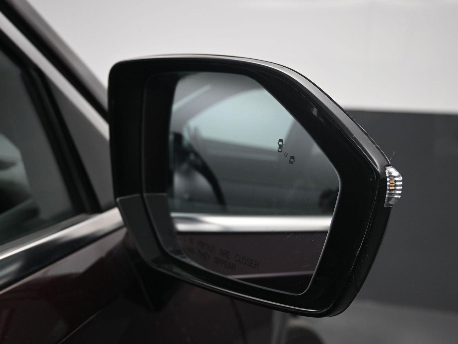 Used 2020 Sierra Burgundy Hyundai Limited image 7