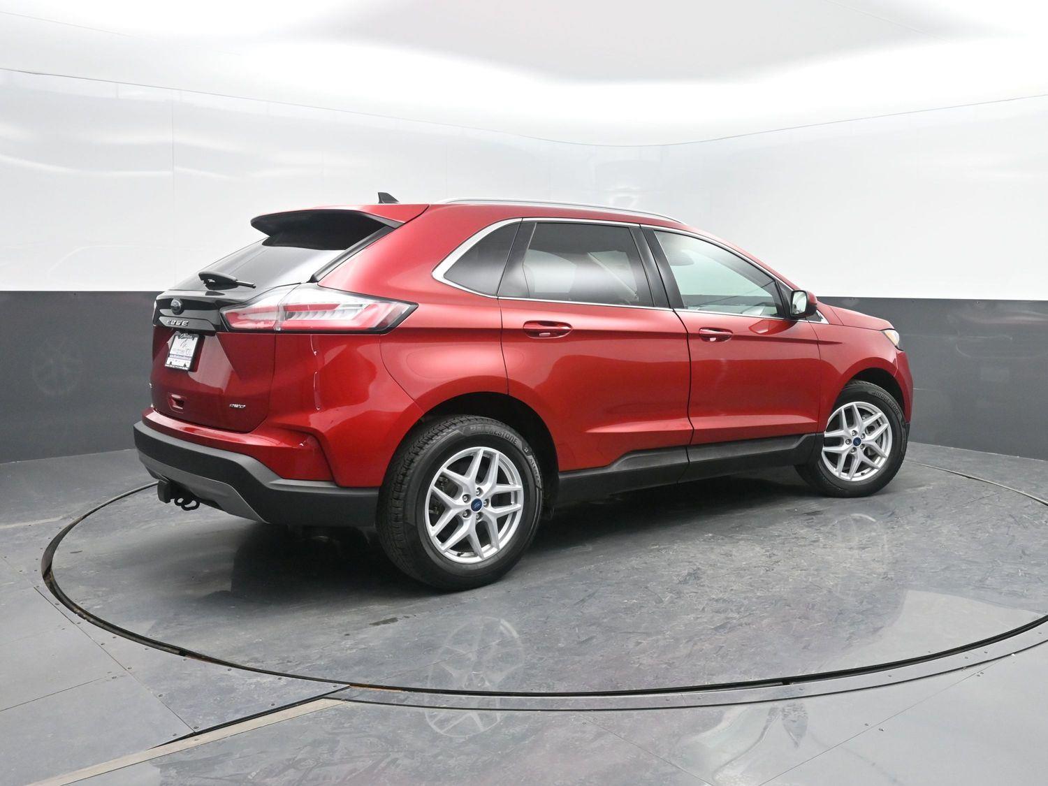 Used 2022 Rapid Red Metallic Tinted Clearcoat Ford SEL image 2