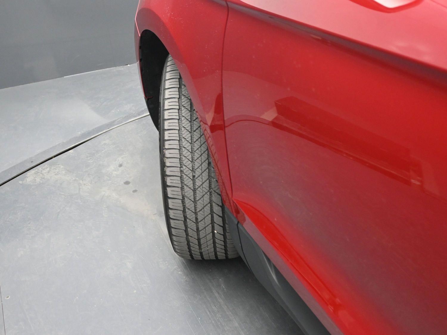 Used 2022 Rapid Red Metallic Tinted Clearcoat Ford SEL image 5