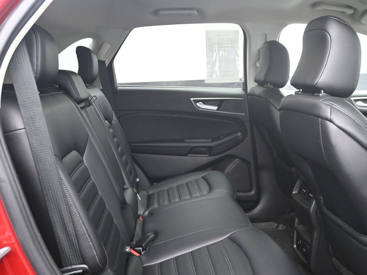 Used 2022 Rapid Red Metallic Tinted Clearcoat Ford SEL image 11