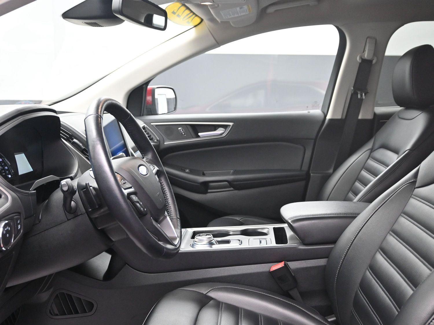 Used 2022 Rapid Red Metallic Tinted Clearcoat Ford SEL image 20