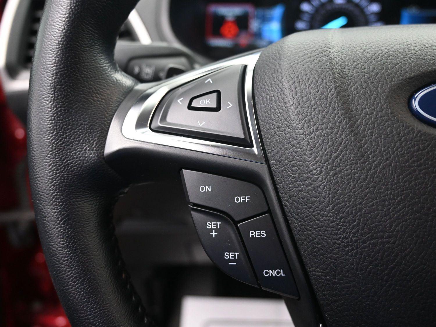 Used 2022 Rapid Red Metallic Tinted Clearcoat Ford SEL image 22