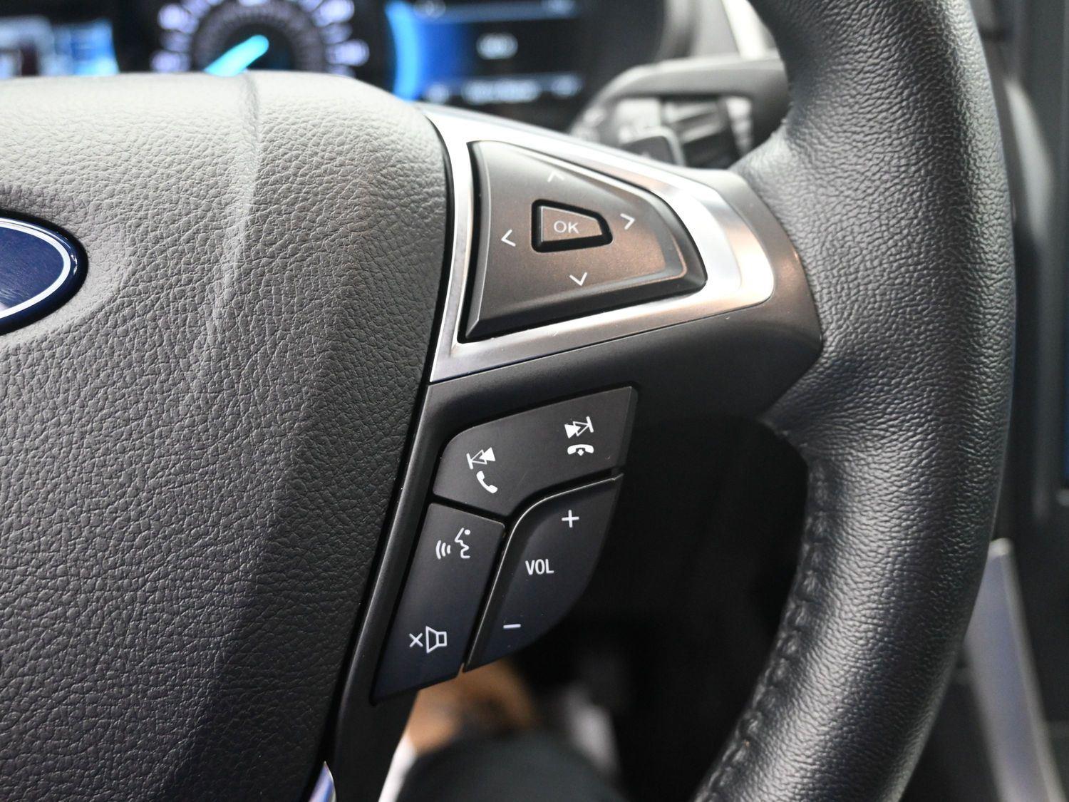 Used 2022 Rapid Red Metallic Tinted Clearcoat Ford SEL image 23