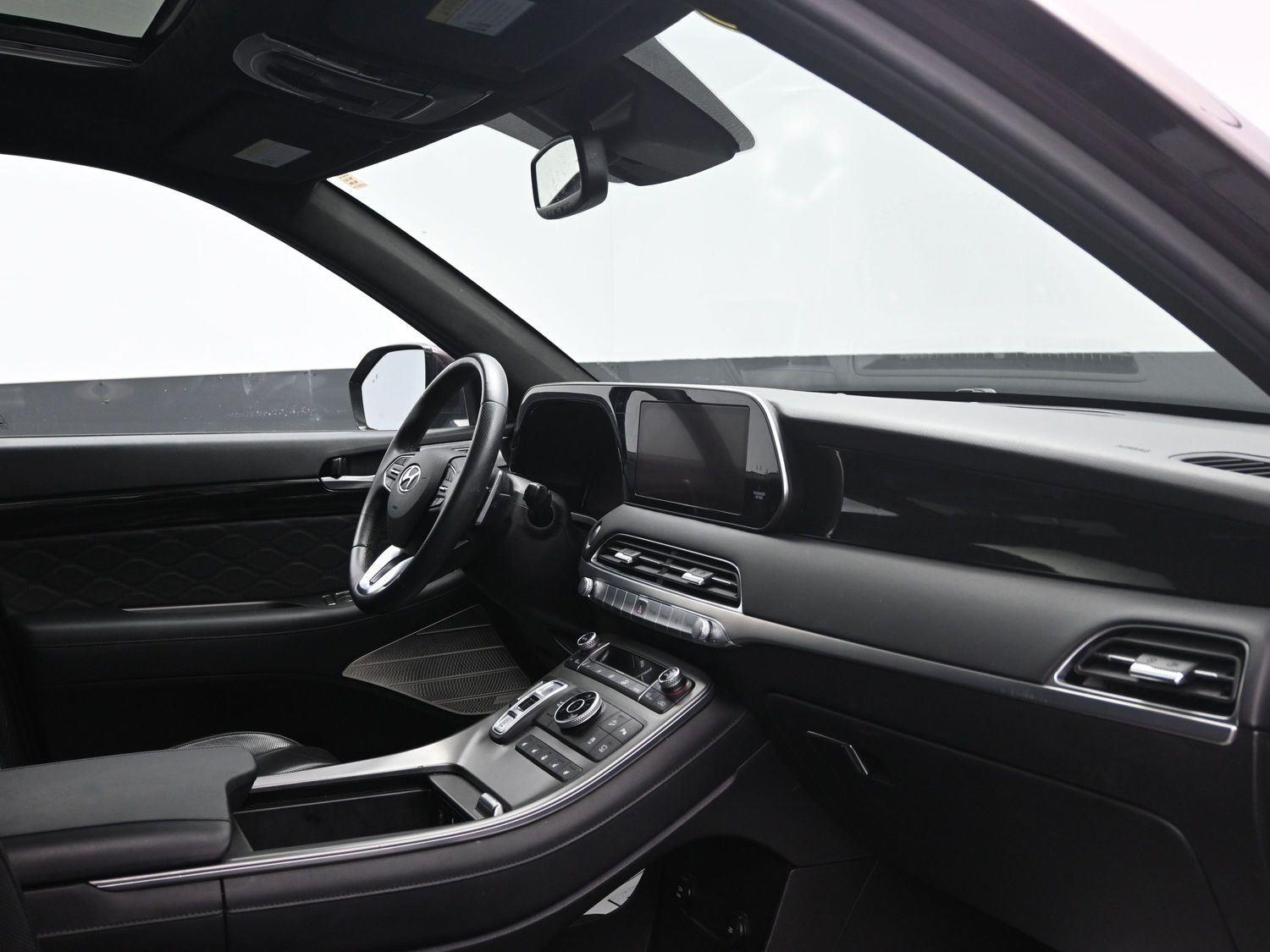 Used 2020 Sierra Burgundy Hyundai Limited image 11