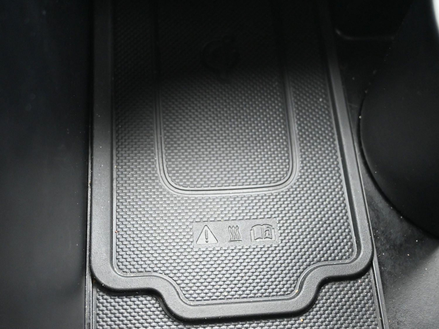 Used 2020 Sierra Burgundy Hyundai Limited image 32