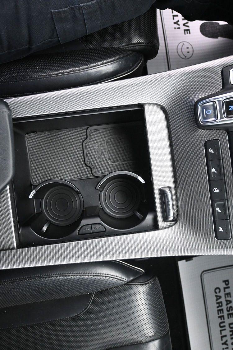 Used 2020 Sierra Burgundy Hyundai Limited image 33