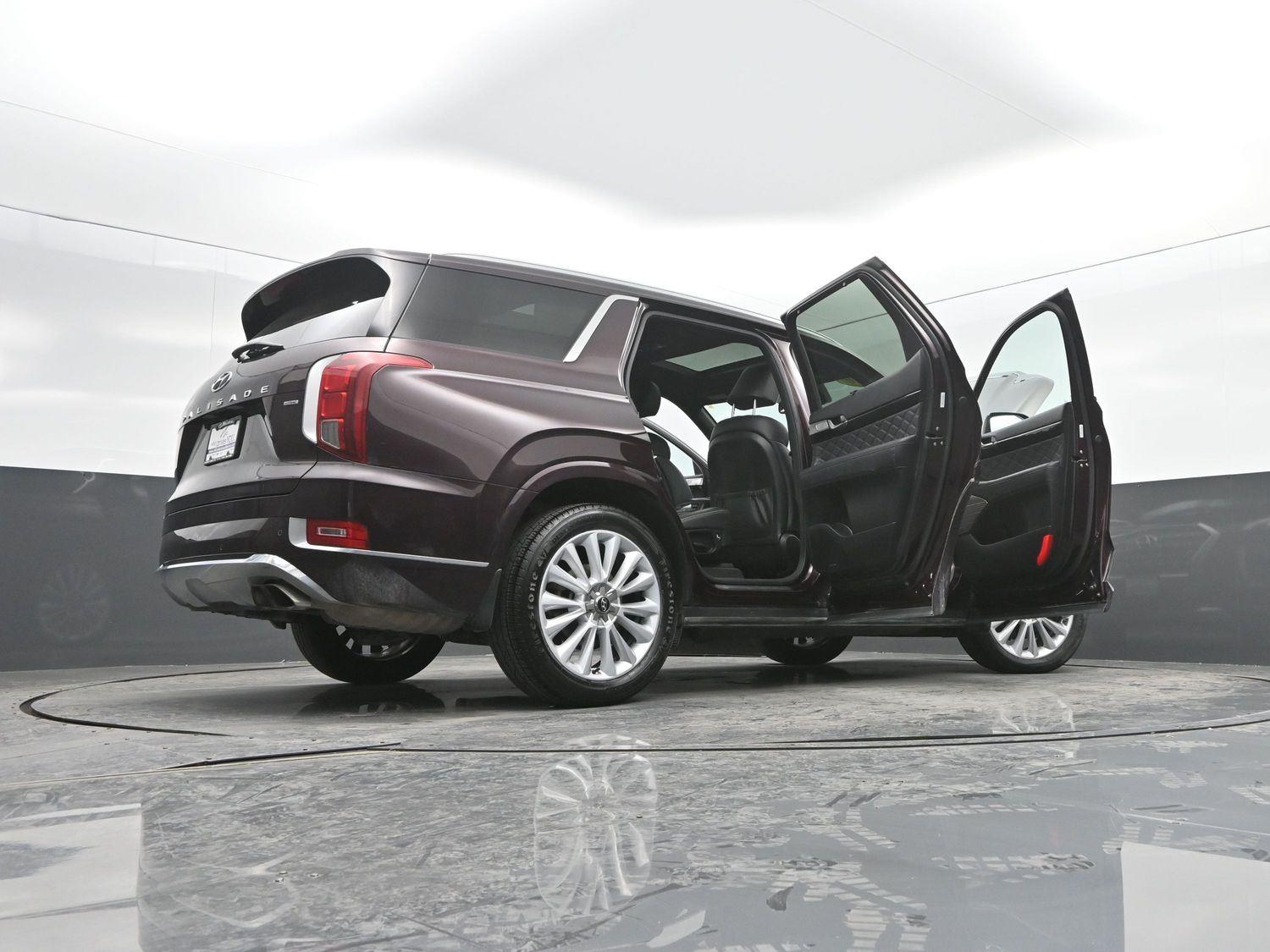 Used 2020 Sierra Burgundy Hyundai Limited image 51