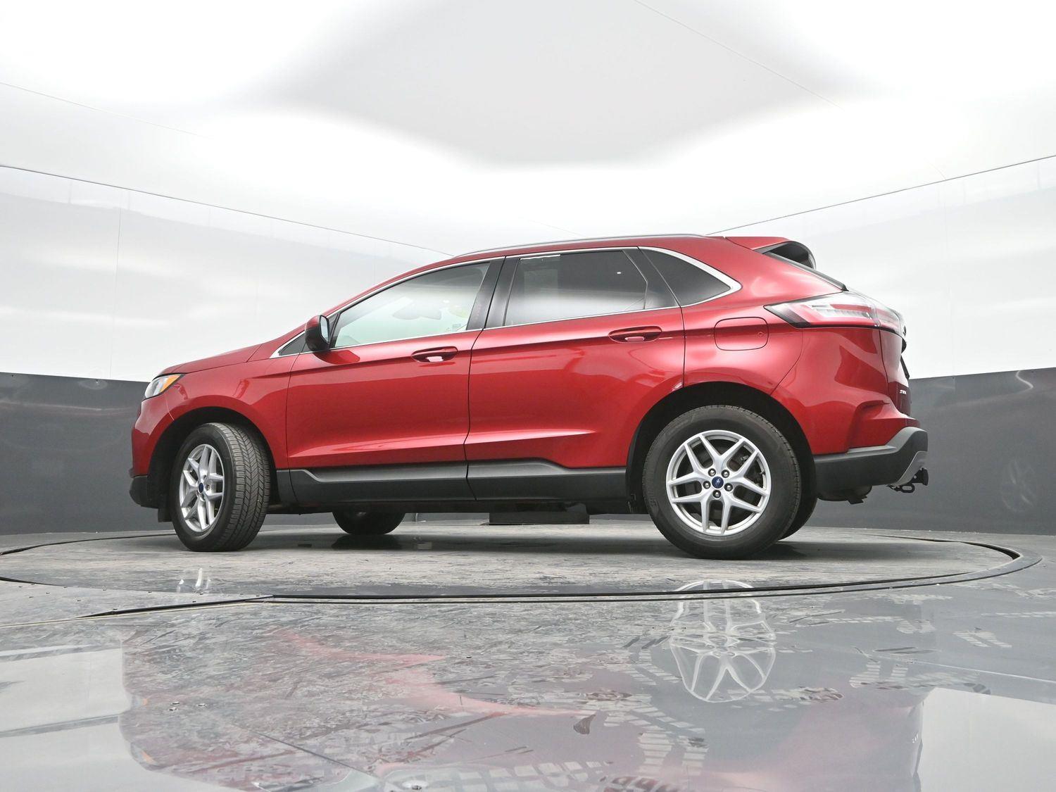 Used 2022 Rapid Red Metallic Tinted Clearcoat Ford SEL image 33