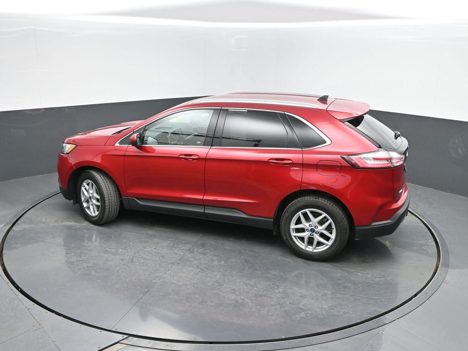 Used 2022 Rapid Red Metallic Tinted Clearcoat Ford SEL image 37