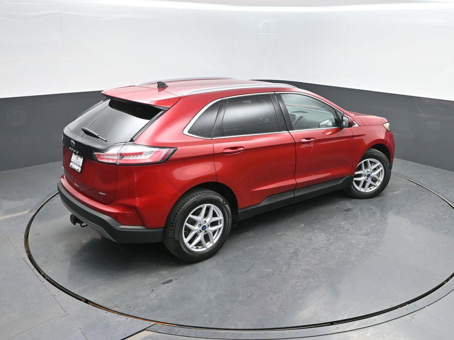 Used 2022 Rapid Red Metallic Tinted Clearcoat Ford SEL image 38