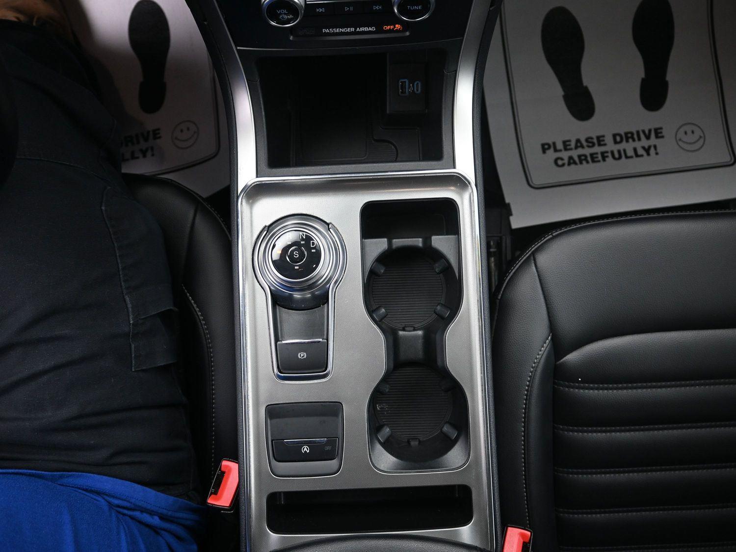 Used 2022 Rapid Red Metallic Tinted Clearcoat Ford SEL image 30