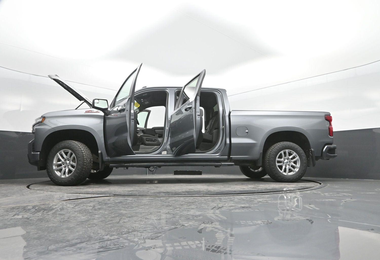 Used 2021 Satin Steel Metallic Chevrolet RST image 49