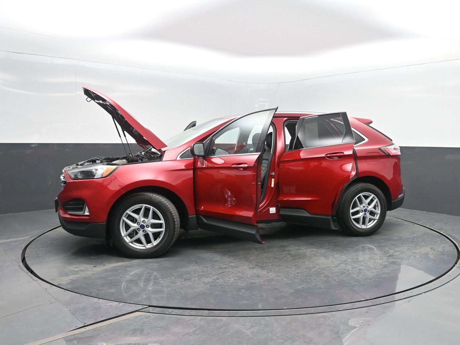 Used 2022 Rapid Red Metallic Tinted Clearcoat Ford SEL image 48