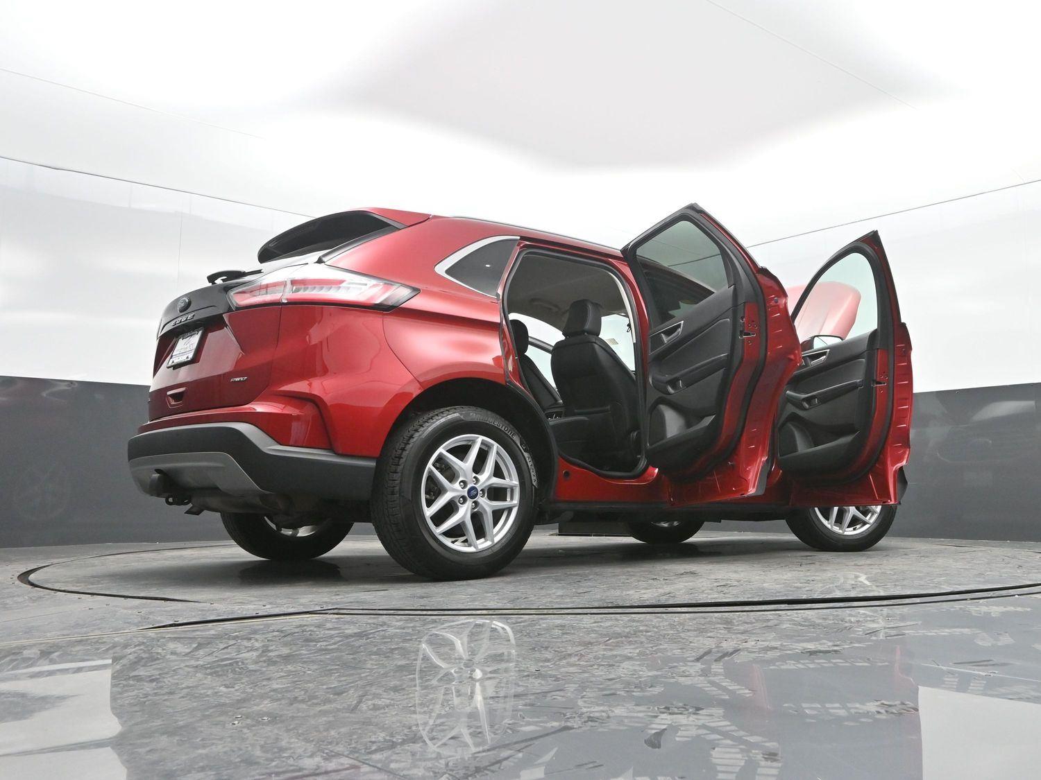 Used 2022 Rapid Red Metallic Tinted Clearcoat Ford SEL image 49
